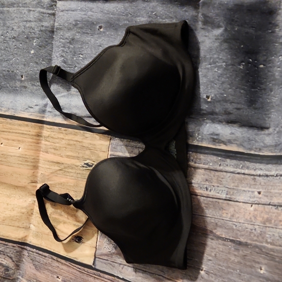 Bras - Picture 4 of 4